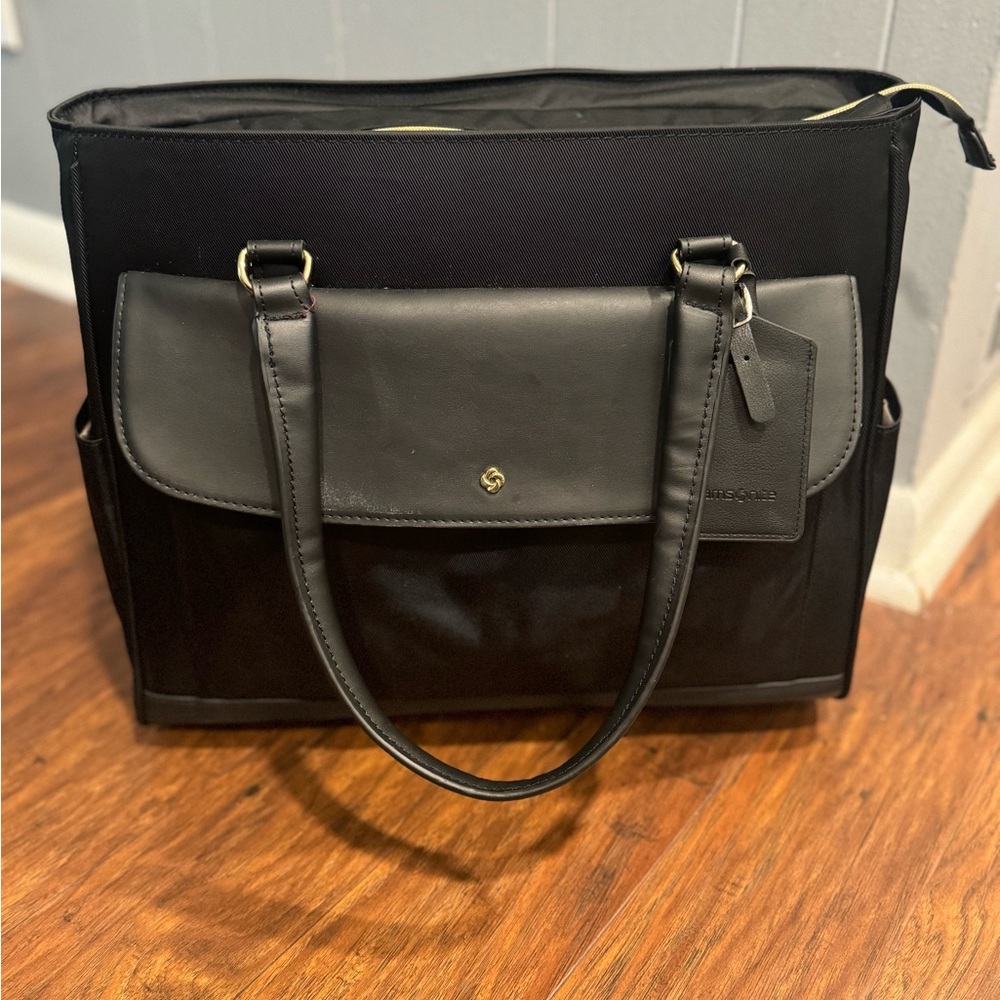 Black Samsonite Women's Bag